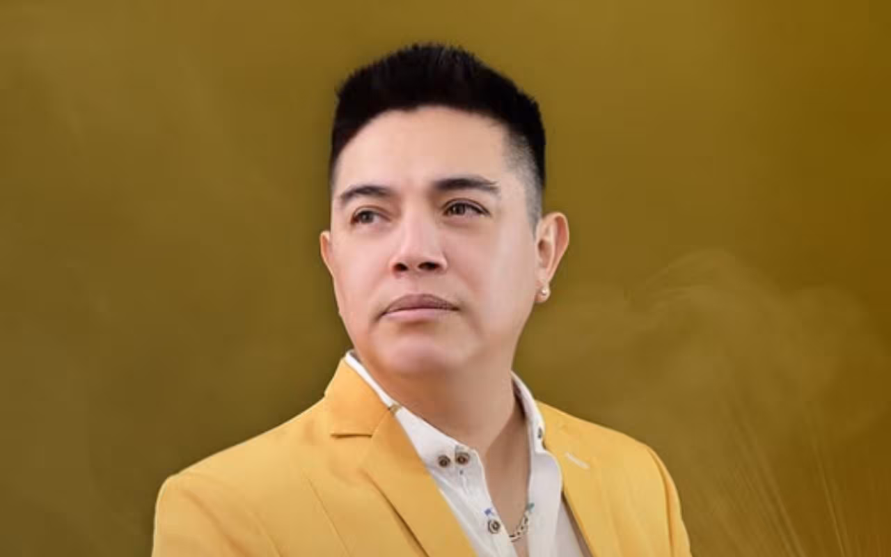 Leonard incómodo con Christian Domínguez
