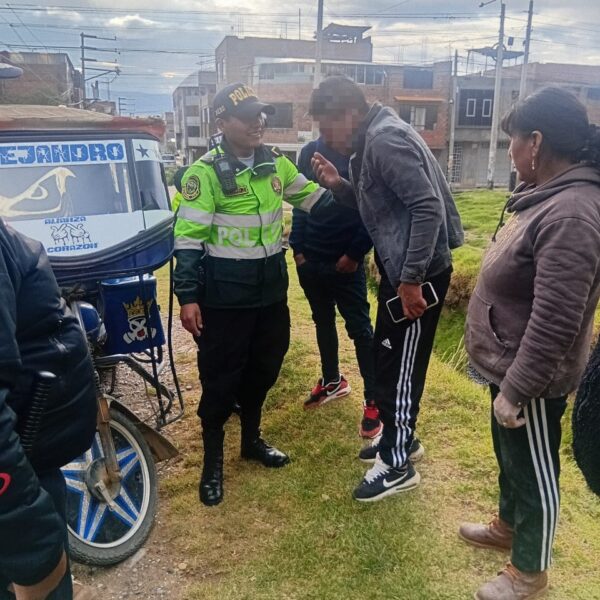 Huancayo: 𝗦𝗲𝗿𝗲𝗻𝗼𝘀 𝗶𝗻𝘁𝗲𝗿𝘃𝗶𝗲𝗻𝗲𝗻 𝗮 𝗺𝗼𝘁𝗼𝘁𝗮𝘅𝗶𝘀𝘁𝗮 𝗲𝗯𝗿𝗶𝗼 𝘁𝗿𝗮𝘀 𝗽𝗲𝗿𝘀𝗲𝗰𝘂𝗰𝗶𝗼́𝗻&hellip;